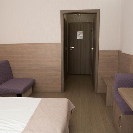 Mini Elegant Hotel Kyiv Exterior photo