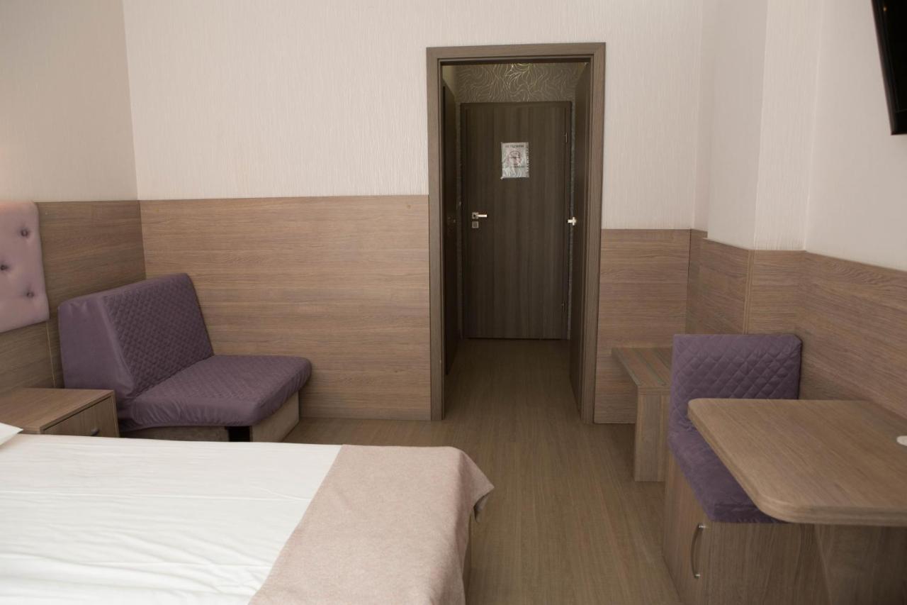 Mini Elegant Hotel Kyiv Exterior photo