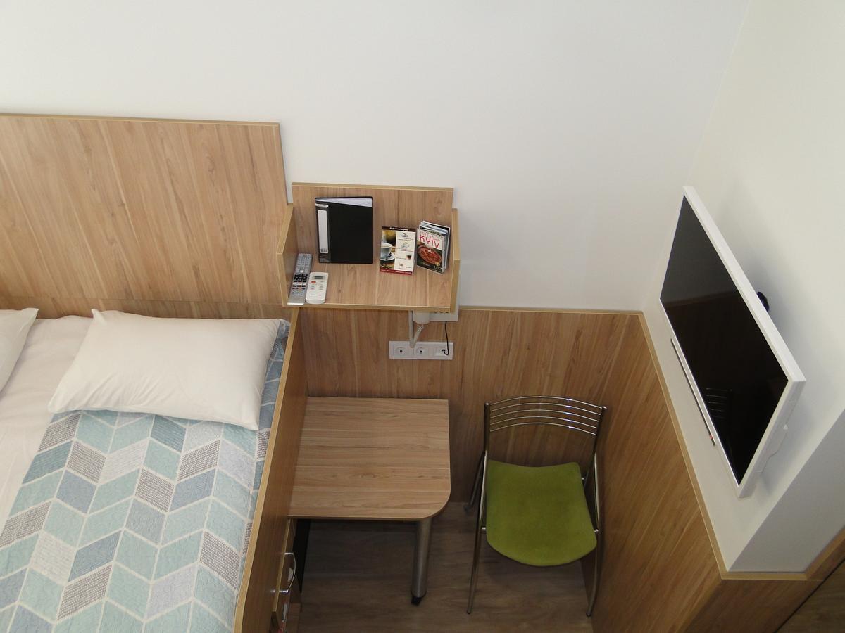 Mini Elegant Hotel Kyiv Exterior photo